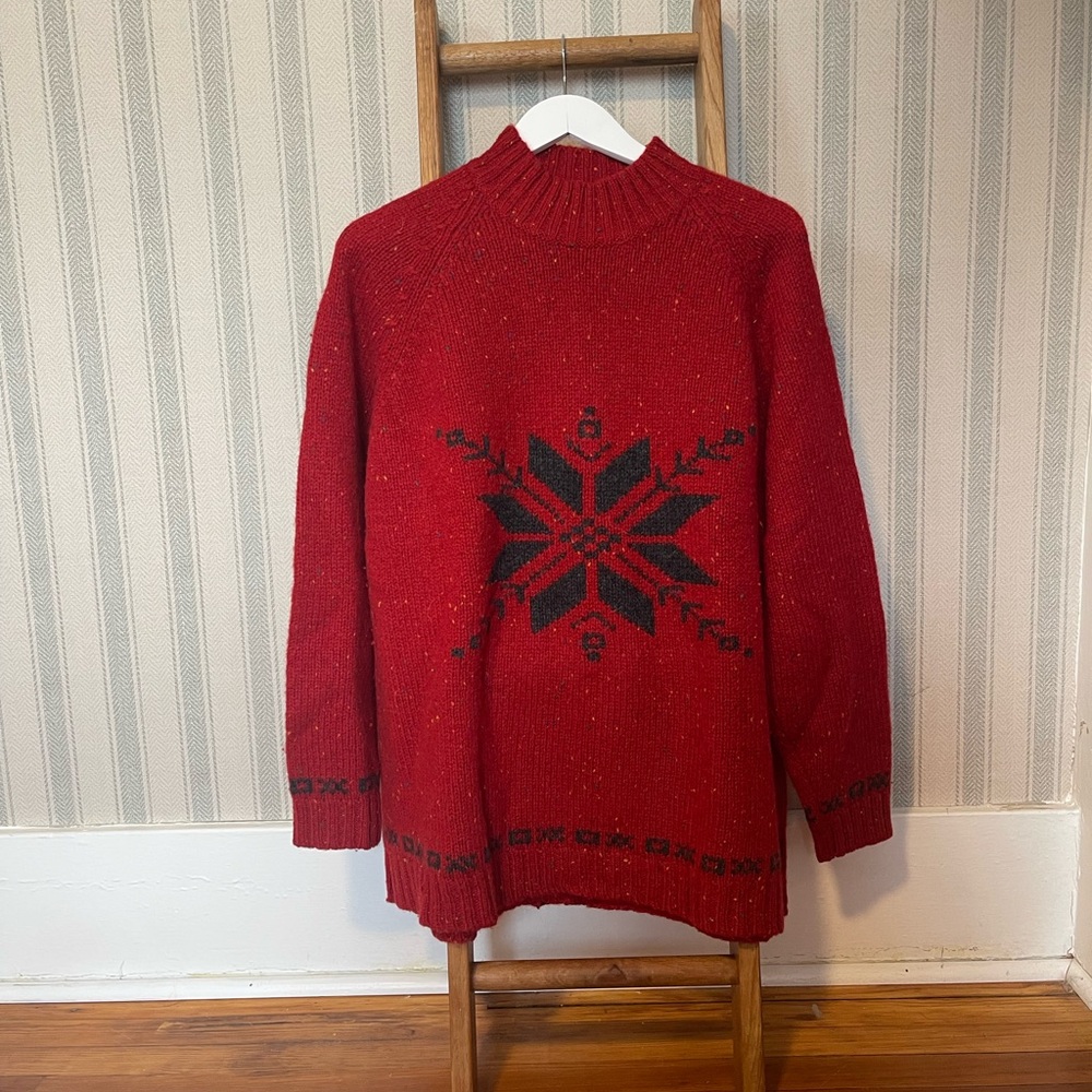 Eddie Bauer Vintage Cozy Red Snowflake Knit 100% Wool Sweater Made in Thailand